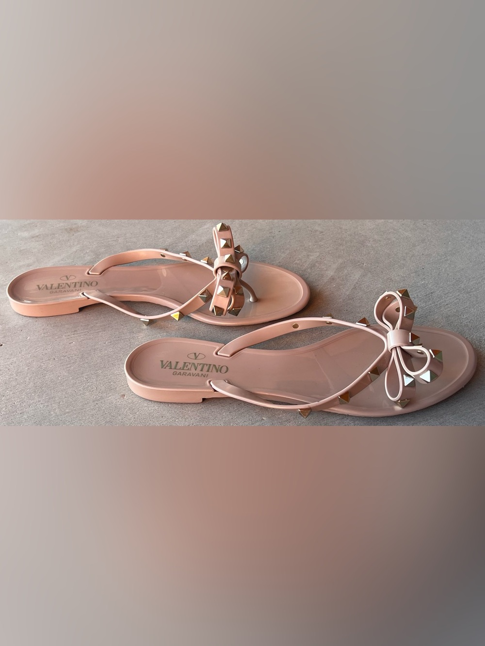 Valentino Garavani Rockstud Bow Jelly Sandals Blush Pink PVC Thong Flip flops 38